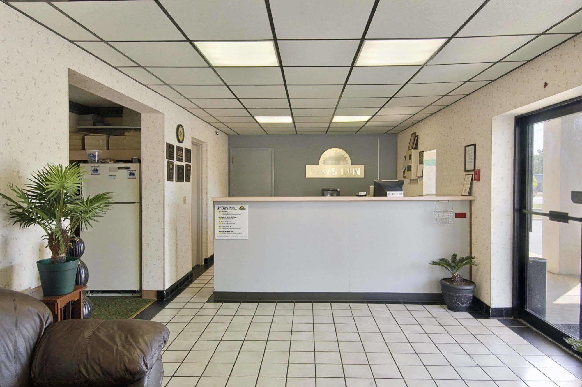Days Inn Cheraw ภายนอก รูปภาพ