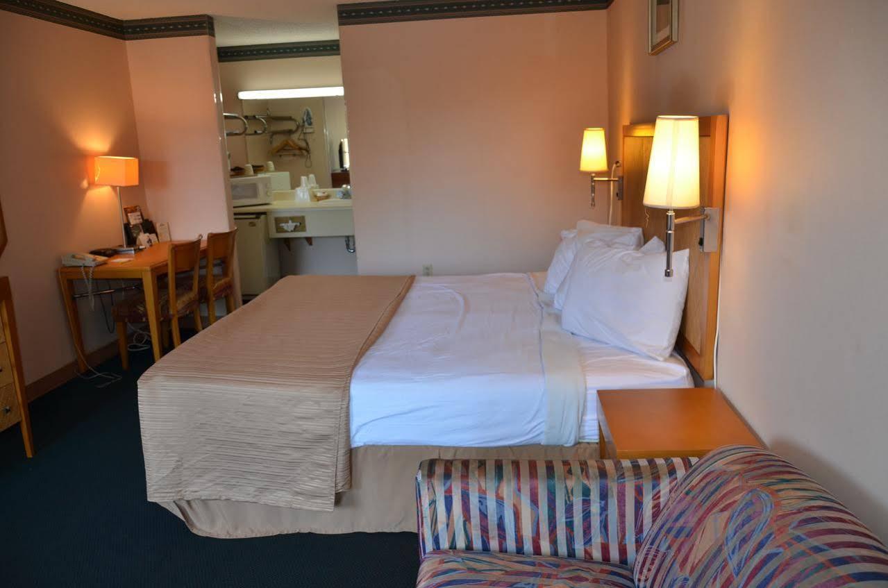 Days Inn Cheraw ภายนอก รูปภาพ