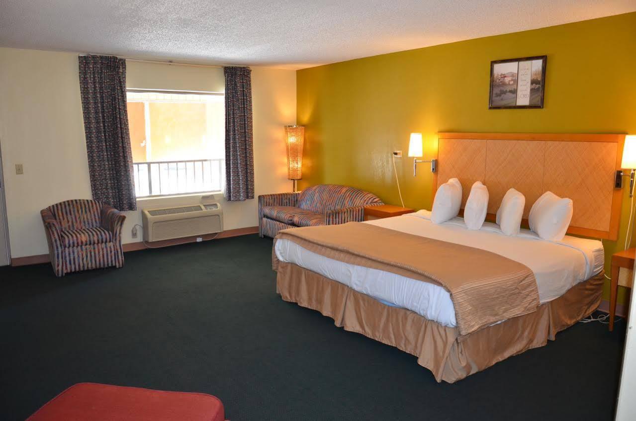 Days Inn Cheraw ภายนอก รูปภาพ