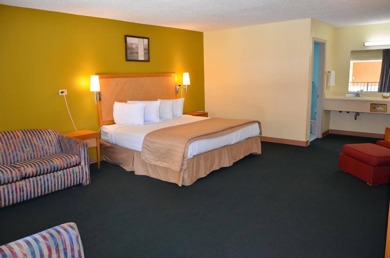 Days Inn Cheraw ภายนอก รูปภาพ