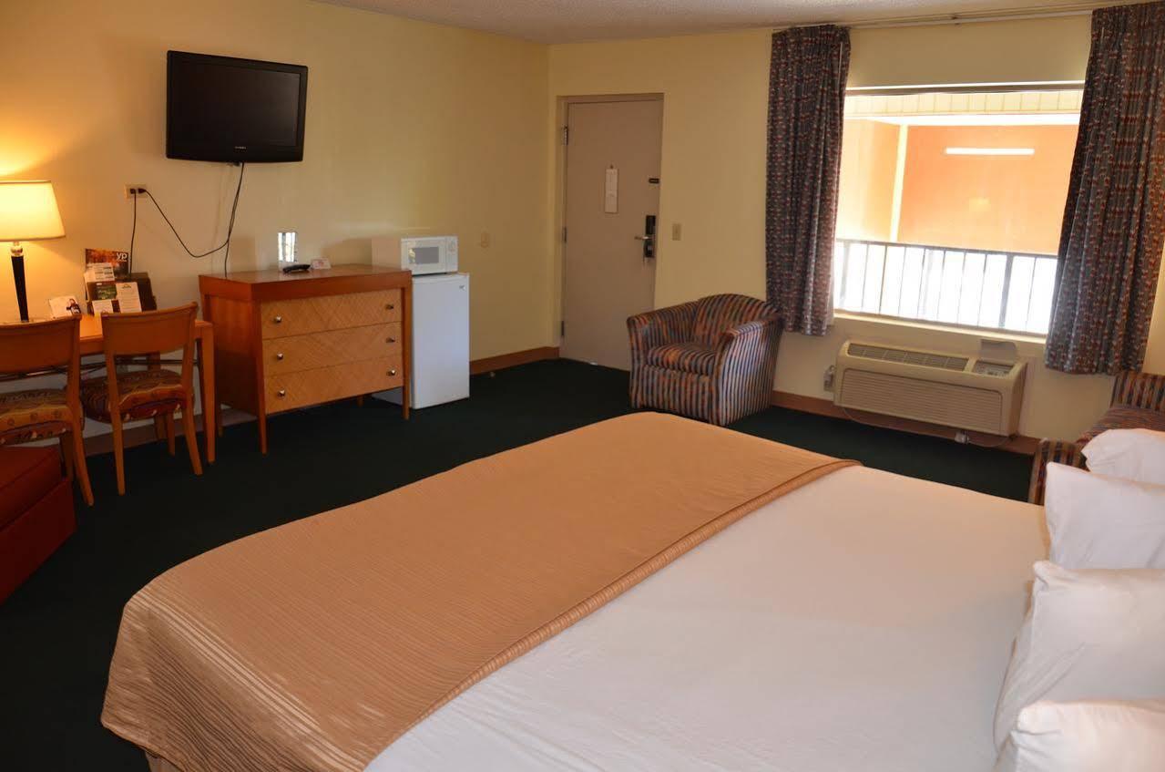 Days Inn Cheraw ภายนอก รูปภาพ