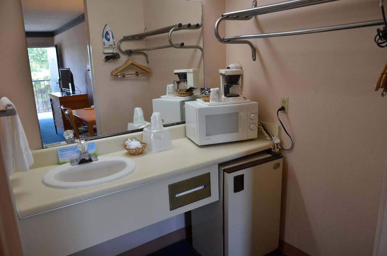 Days Inn Cheraw ภายนอก รูปภาพ